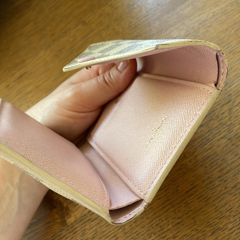 Louis Vuitton Damier Azur Wallet - Cream and Gray - Picture 7 of 7
